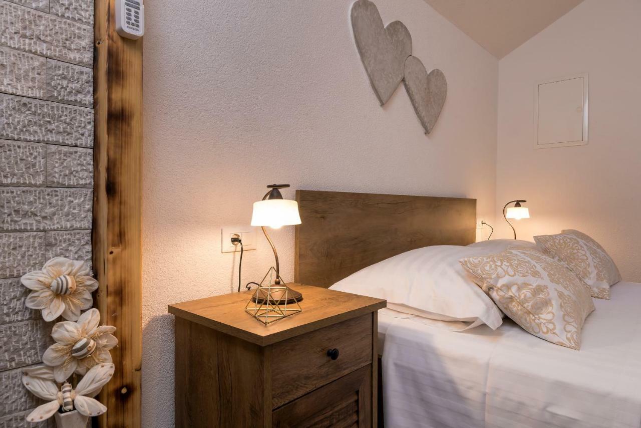 Apartment Cesarica Baška Voda Dış mekan fotoğraf